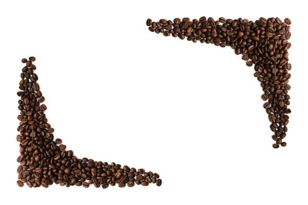 多くのコーヒー豆で作られた半円形のコーナーフレーム 白い背景に隔離され テキストのコピースペース — ストック写真