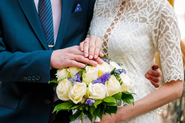 Hands Bride Groom Rings Folded Bouquet Wedding Concept — Stock Photo, Image