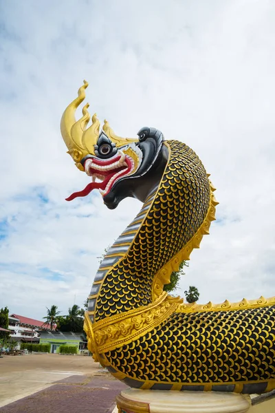 Estátua Naga Templo Tailândia — Fotografia de Stock