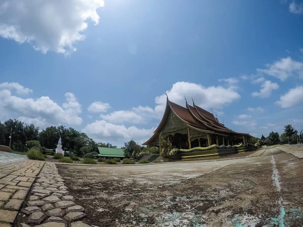 Tempio Buddista Nel Nord Est Della Thailandia Wat Sirindhornwararam — Foto Stock