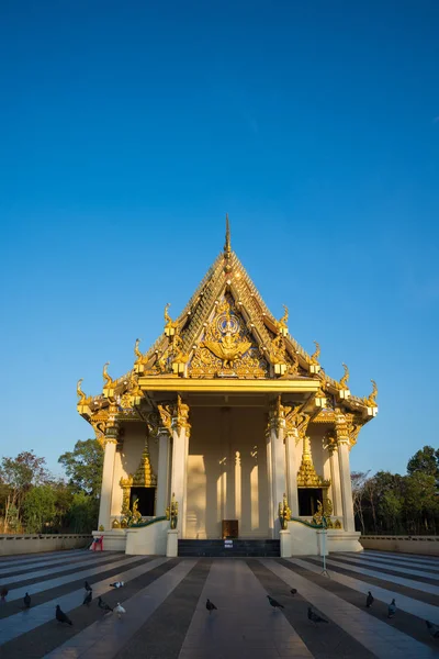 Bellissimo Tempio Nel Nord Est Della Thailandia Wat Prasan Suk — Foto Stock