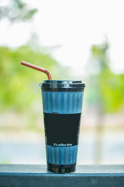 Eisschwarzer Kaffee Plastikglas — Stockfoto