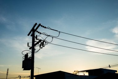 Trafo ve elektrik dururken, Tayland Elektrik sistemi.