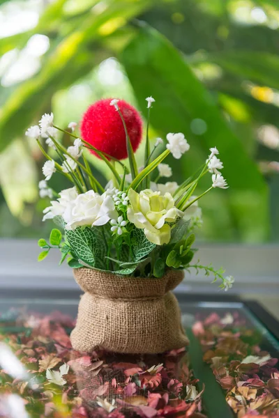 Flowers Used Decorate Table Sensitive Focus — Stock Photo, Image