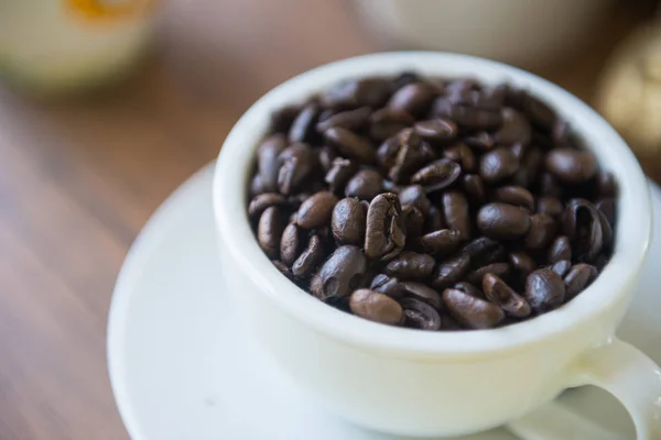 Grãos Café Uma Xícara Para Decoração — Fotografia de Stock