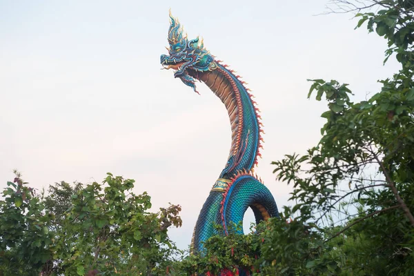 Naga heykel Tayland tapınak.