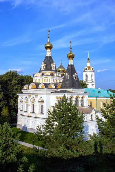 Dmitrov, russland - 27. Juli 2019: elizabethanische kirche — Stockfoto