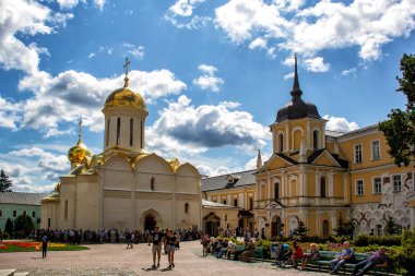 Sergiev Posad, Rusya - 27 Temmuz 2019: Holy Trinity-St. Sergius Lavra'daki Trinity Katedrali, Sergiev Posad, Rusya