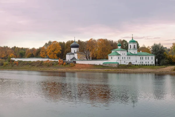 미로즈 수도원 Spaso Preobrazhensky Cathedral Stefanovskaya Church Pskov Russia — 스톡 사진