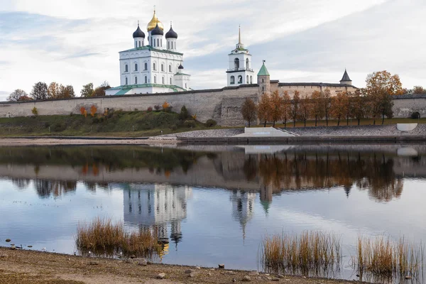 Pskov Kreml Trinity Katedrális Pskov Oroszország — Stock Fotó