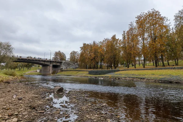 Pskov Octubre Las Orillas Del Río Pskova Pskov Rusia —  Fotos de Stock