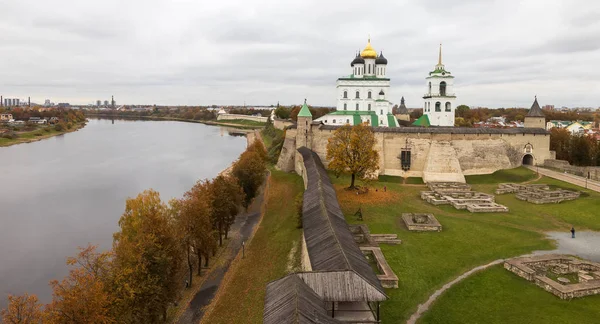 Pskov Kreml Treenighetskatedralen Pskov Ryssland — Stockfoto