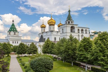 Kostroma 'daki Ipatiev Manastırı. Rusya 'nın altın yüzüğü.