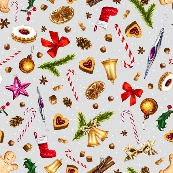 灰色の背景に白い雪ドットの冬休日属性でお祭りのシームレスなパターン ジンジャーブレッド クッキー キャンデー杖 お菓子 ナッツ 赤いリボン ベルのイラスト マーカー 水彩による手描き — ストック写真