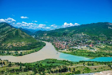 Aragvi ve Kura Gürcistan nehirlerinin kesiştiği yer