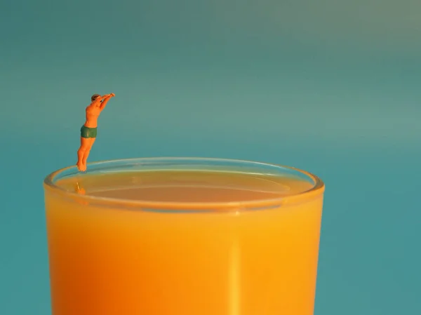 Glas mit Orangensaft Havuzu 