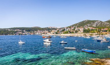 Adriyatik Denizi sahne köyündeki Turizm Hvar, Hırvatistan