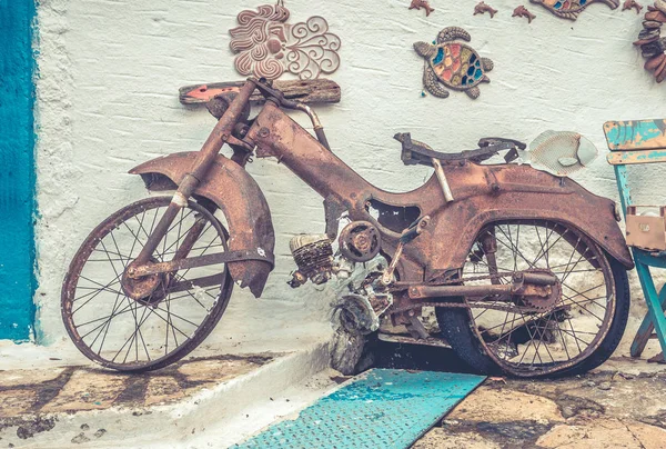 Παλιό Σκουριασμένο Ποδήλατο Χρησιμοποιείται Διακόσμηση Στο Ελληνικό Χωριό Ζία Ελλάδα — Φωτογραφία Αρχείου