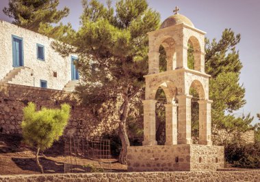Taş çan kulesi Yunan Kos Adası