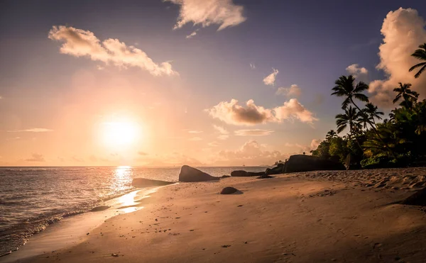 Amazing Sunrise Silhouette Island Seychelles — Stock Photo, Image