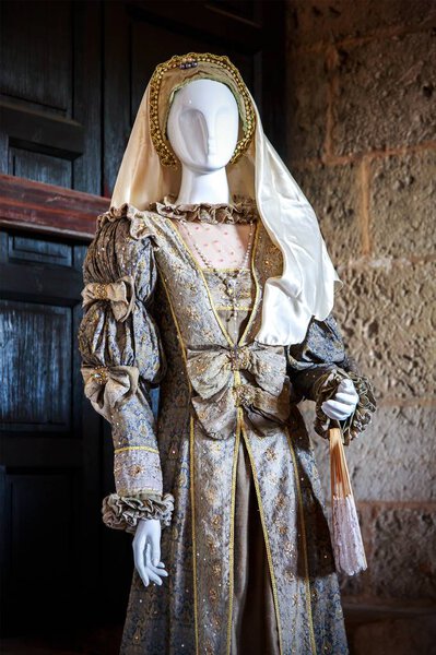 Санто-Доминго, доминиканская республика - 20 ноября 2014 года: Исторический испанский наряд в доминиканском музее в Санто-Доминго
