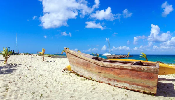 Pequeno Barco Madeira Praia Caribenha República Dominicana — Fotografia de Stock