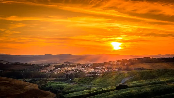 Amazing Zonsondergang Kleine Toscaanse Stad Italië — Stockfoto