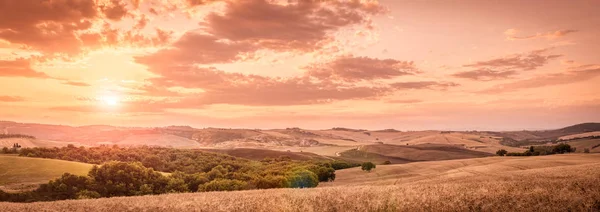 Toskana Alanları Üzerinde Şaşırtıcı Günbatımı Panoramik Manzara — Stok fotoğraf