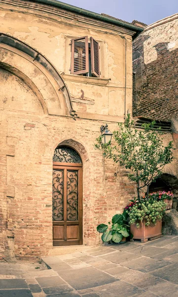 Wunderschöne Straße Von Bezaubernden Montepulciano Stadt Der Toskana Italien — Stockfoto