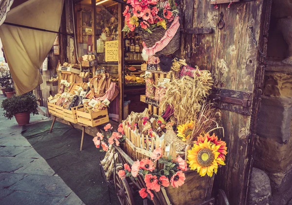 Arezzo Italië Juni 2015 Smal Afgelopen Shop Antieke Toscaanse Stad — Stockfoto