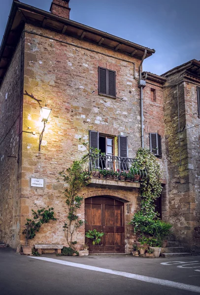 Schöne Straße Der Toskanischen Pienza Stadt Bei Nacht — Stockfoto