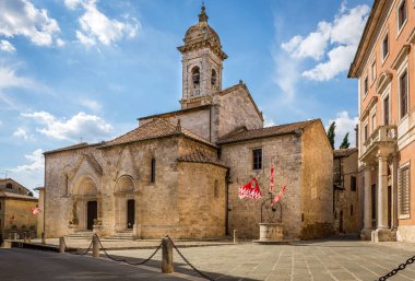 San Quirico Dorcia Toskana şehirde güzel kilise 