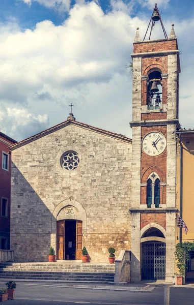 Hermosa Iglesia Ciudad Toscana San Quirico Dorcia — Foto de Stock