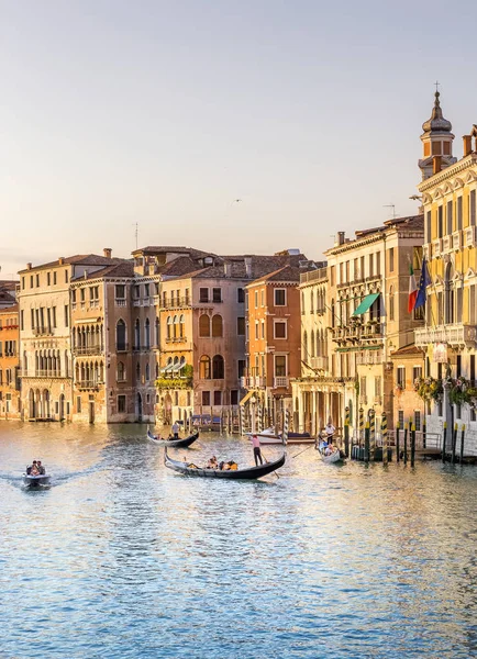 베니스 이탈리아를 관광객 들으로 베니스 이탈리아 2015 그랜드 — 스톡 사진
