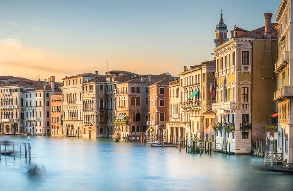 Grandiose Kanallandschaft Mit Seidigem Wasser Antiken Venedig Italien — Stockfoto