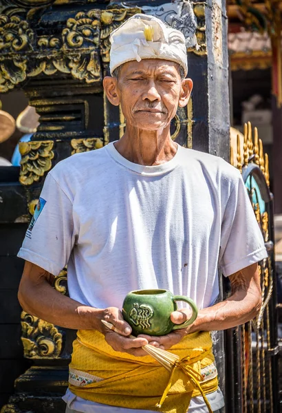 Bali Indonésia Abril 2018 Retrato Idoso Balinês Frente Sua Casa — Fotografia de Stock