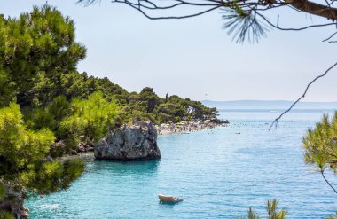 Hırvatistan güzel Akdeniz deniz manzarası muhteşem Brela Köyü manzara