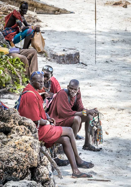 Diani Beach Kenya Outubro 2018 Homens Africanos Sem Identificação Vestindo — Fotografia de Stock