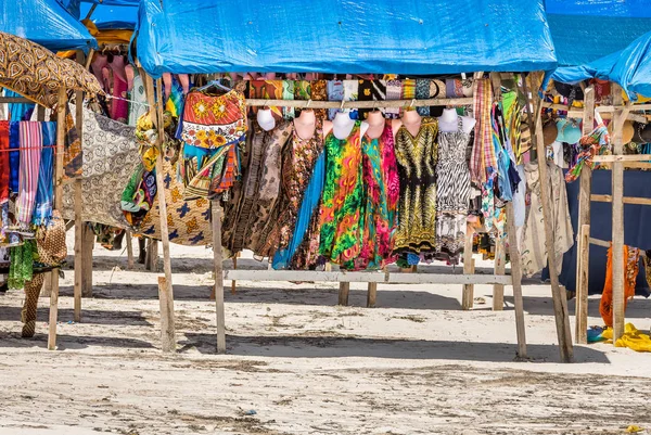 Kolorowe pamiątki na plaży Diani, Kenia — Zdjęcie stockowe