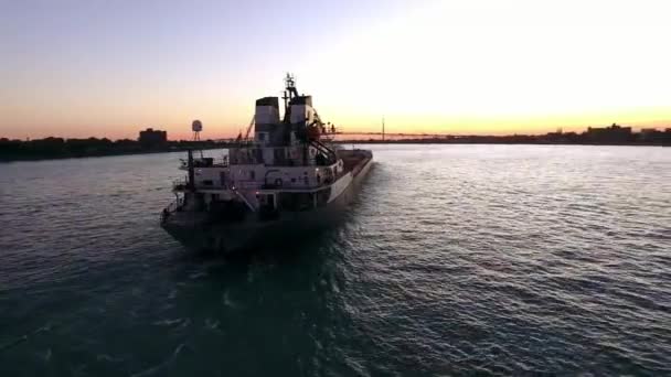 Container Cargo Nave Cisterna Vela Lenta Acqua Oceanica Rosa Tramonto — Video Stock