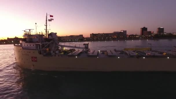 Container Cargo Nave Cisterna Vela Lenta Acqua Oceanica Rosa Tramonto — Video Stock