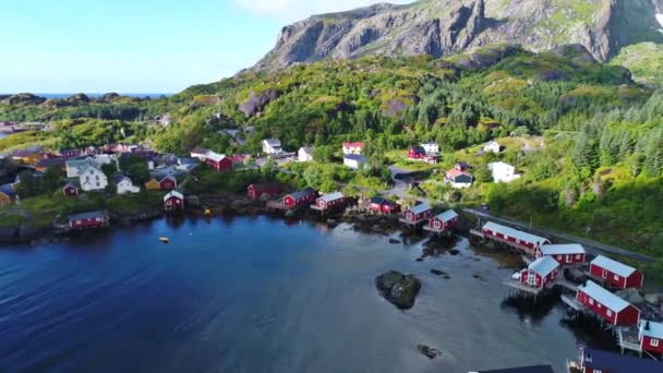 Piękne Antena Drone Krajobraz Widok Panoramiczny Małej Wsi Nad Jeziorem — Wideo stockowe