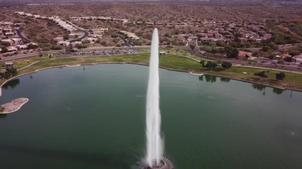 Incredibile Vista Aerea Drone Enorme Fontana Alta Spruzzando Acqua Alto — Video Stock