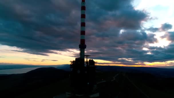 Incrível Drone Aéreo Sobrevoando Alto Céu Sobre Ecologia Moderna Estação — Vídeo de Stock