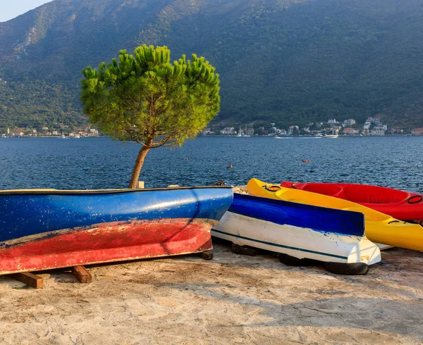 Perast Şehir Kotor Koyu Ndaki Karadağ Renkli Tekneler — Stok fotoğraf