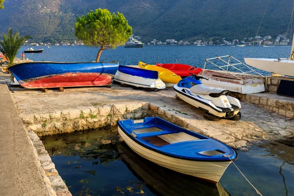 Perast Şehir Kotor Koyu Ndaki Karadağ Renkli Tekneler — Stok fotoğraf