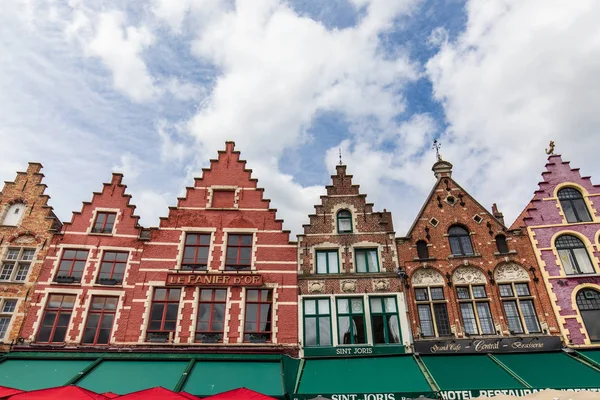 Brugge Belgien Juni 2017 Lebendige Fassaden Der Alten Häuser Marktplatz — Stockfoto