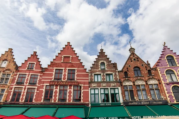 Brujas Bélgica Junio 2017 Fachadas Vibrantes Las Casas Antiguas Plaza —  Fotos de Stock