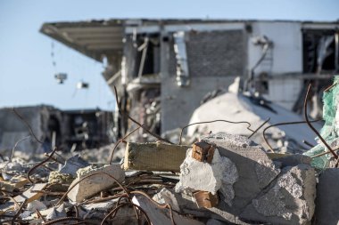 Polonya, Gdynia 'daki ticaret merkezinin yıkılmış binasından arta kalanlar.