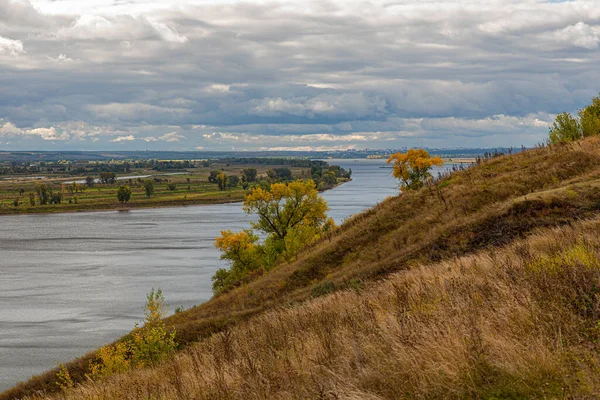 Uitzicht Vanaf Hoge Oever Bij Samenvloeiing Van Toima Rivier Kama — Stockfoto